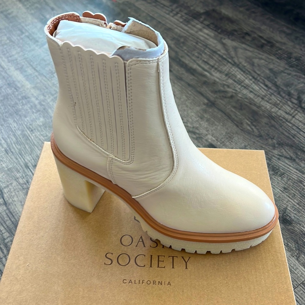 Oasis Society Anastasia Boots - NIB Size 7.5
